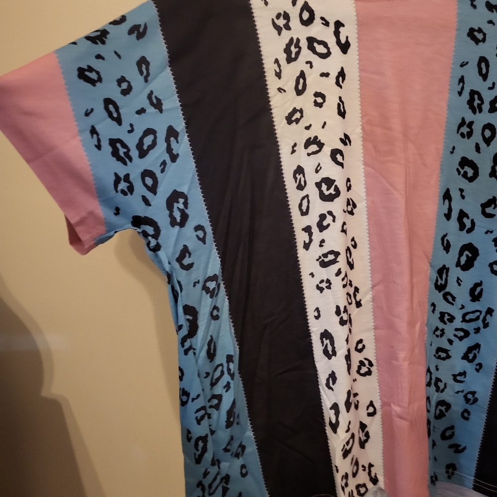 Womens top - Picture 2 of 3